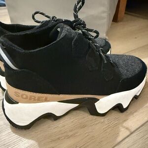 Sorel Women's Black and Tan High-Top Sneakers